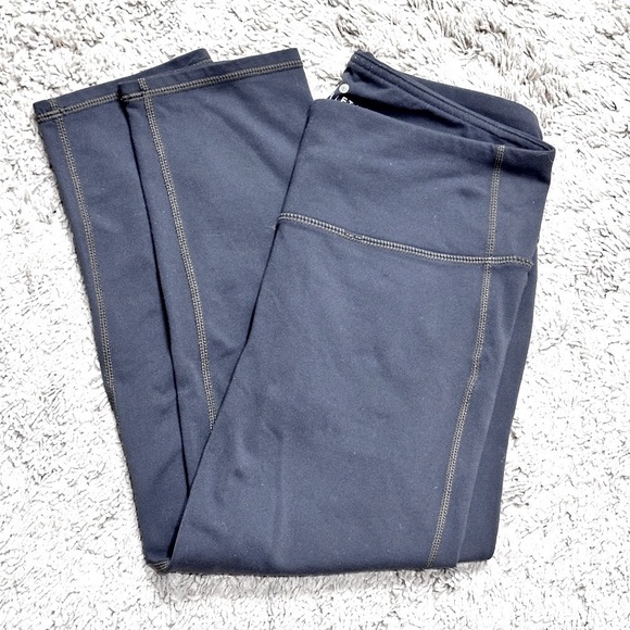 Gray Athleta 7/8 leggings size S - Picture 7 of 9